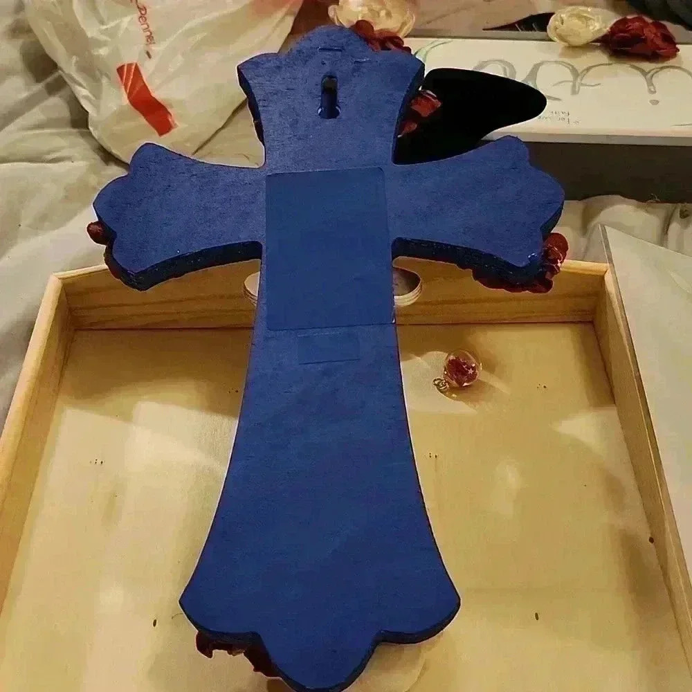 HANDCRAFTED CROSS WALLHANGING - Picture 2 of 2